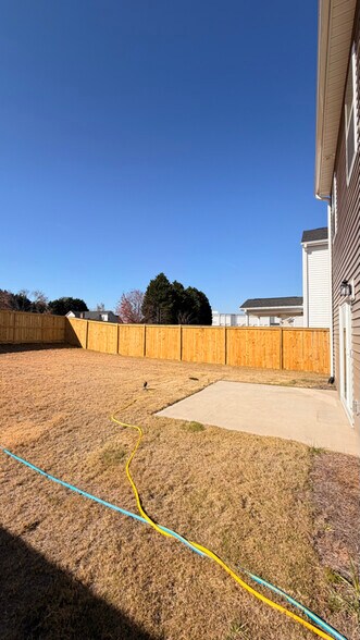 Building Photo - 1428 Donhill Dr