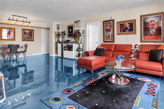 Building Photo - 1833 S Ocean Dr