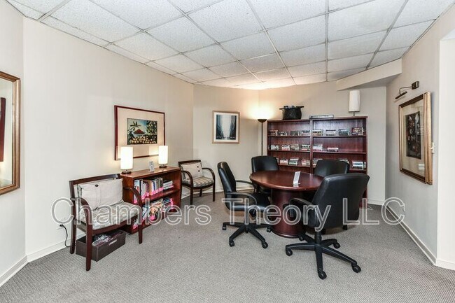 Building Photo - 1600 N Oak St