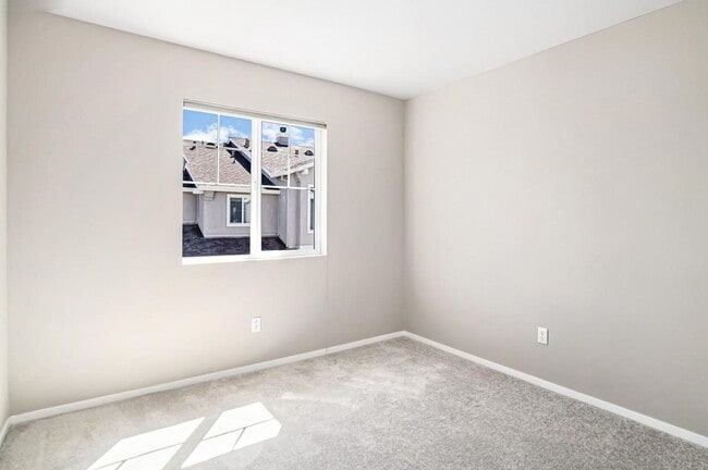 Building Photo - Beautiful 3 Bed, 3 Bath Condo for Rent in Livermore, CA