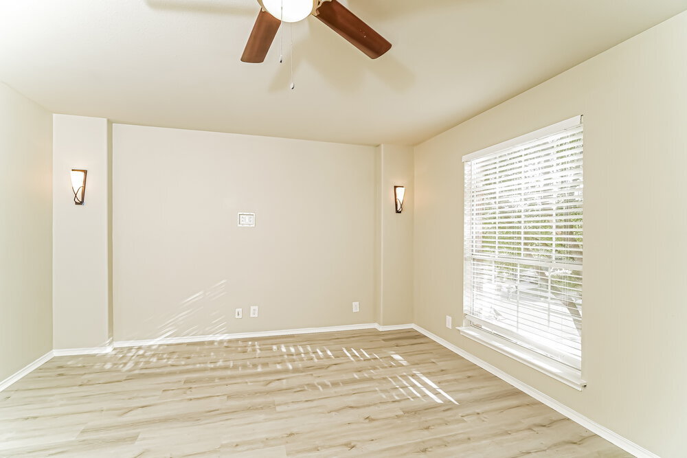 Building Photo - 552 Foxford Run Dr