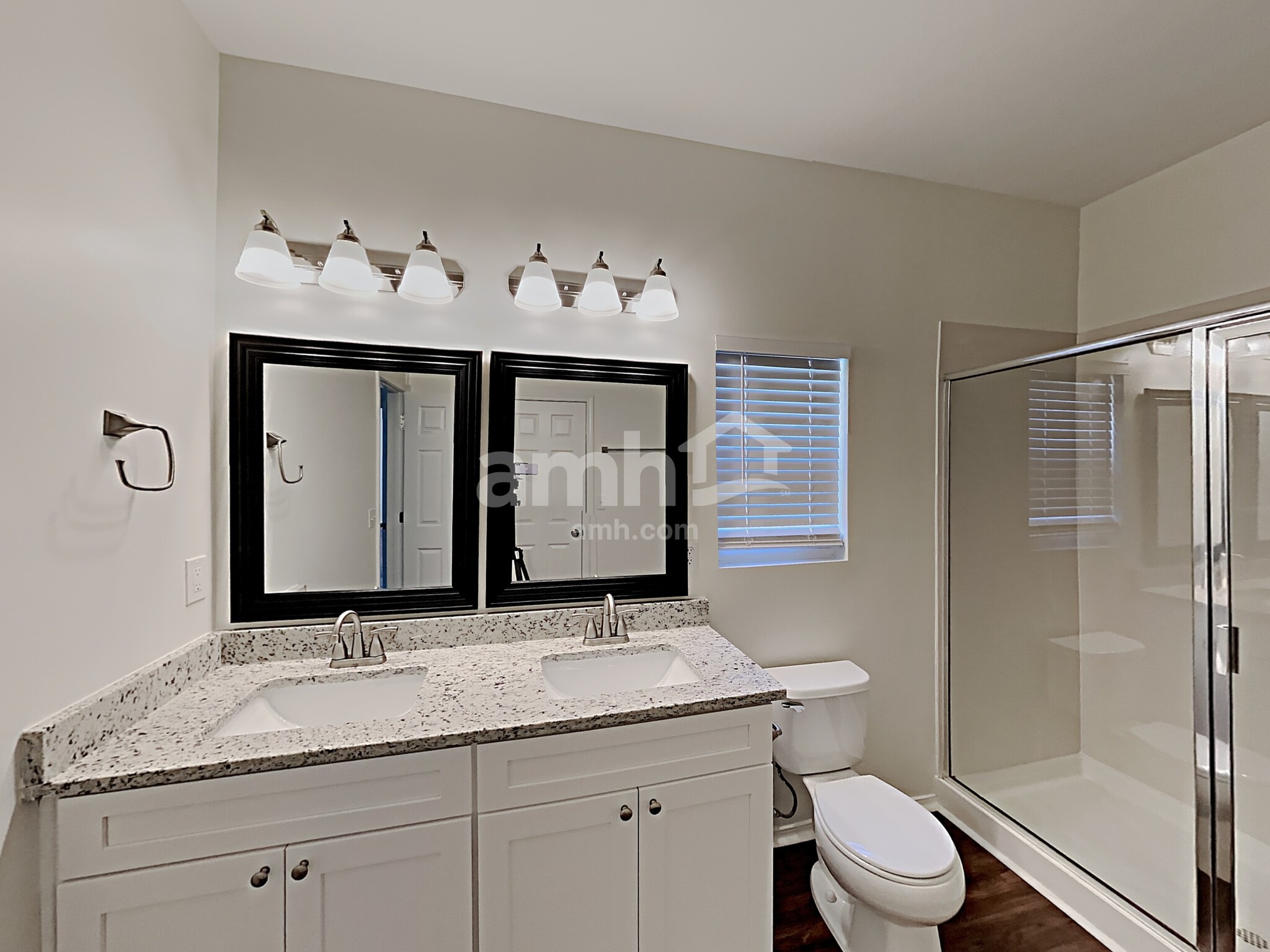 Building Photo - 5411 Fenway Dr