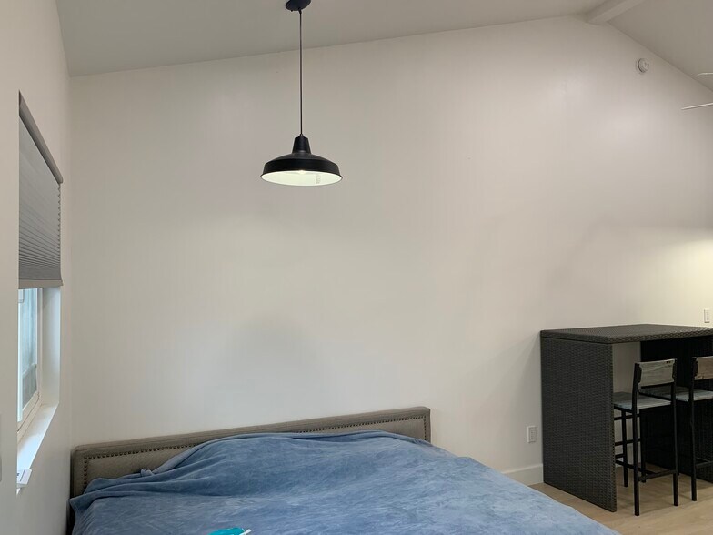 Building Photo - 17351 Bullock St