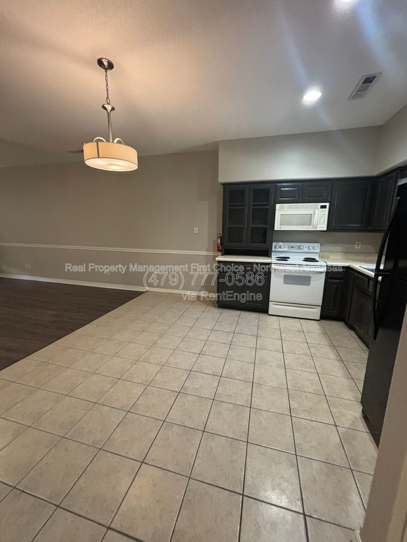 Building Photo - 56 Watkins Way