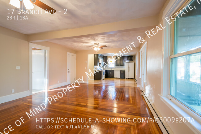 Building Photo - Spacious 2 BR Apt on Dead End Street with ...