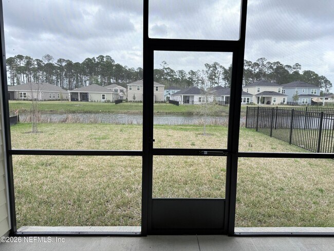 Building Photo - 523 Farmfield Dr