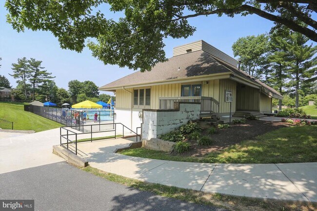 Building Photo - 10121 Watkins Mill Pl