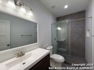 Building Photo - 2615 S Flores St