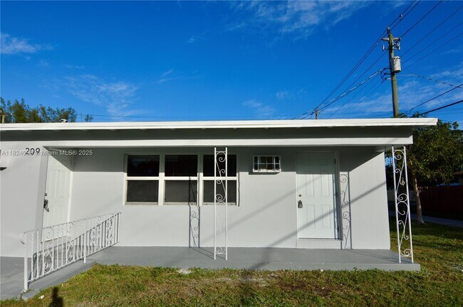 Primary Photo - 209 SW 14th St