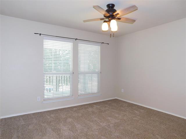 Building Photo - 835 Post Oak Pl