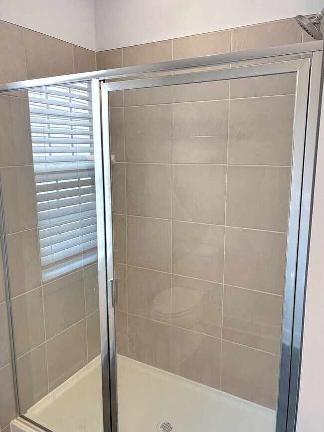 Building Photo - New and Modern Three Bedroom in Bon Air