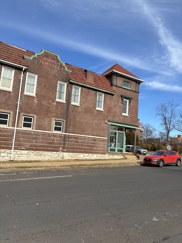 Building Photo - 3557 California Ave