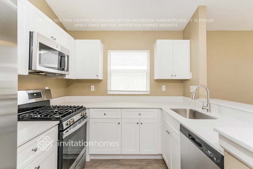 Building Photo - 341 Rollins Dr