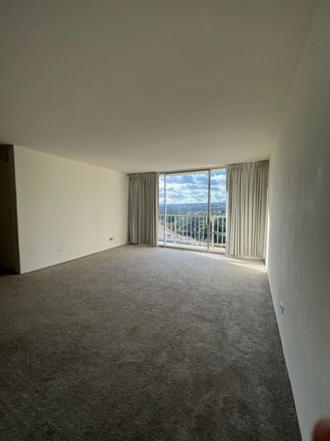 Building Photo - The Pearl- 2 bedrooom one bath unit with 2 assigned parking stalls!