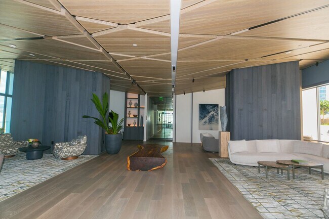 Building Photo - KOULA 2b2b1pkg Ready to Move In!