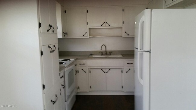 Building Photo - 522 Pine St