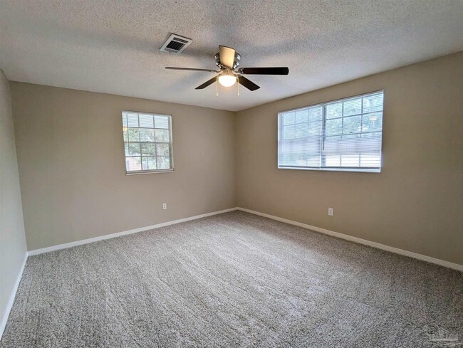 Building Photo - 708 Bayshore Dr