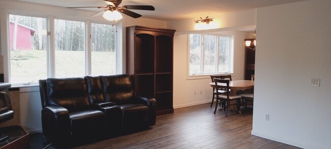 Building Photo - 2400 Richards Ct