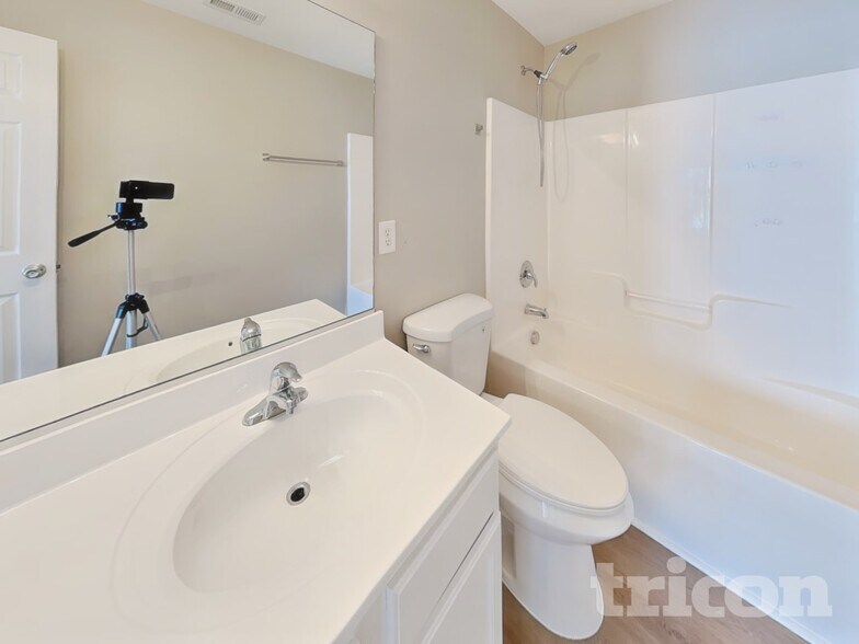 Building Photo - 3755 Burtons Barn St