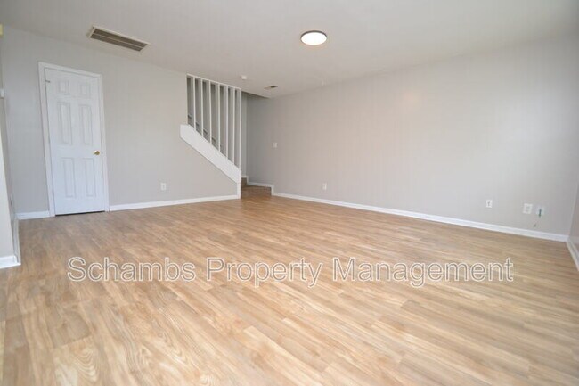 Building Photo - 824 Cumberland St