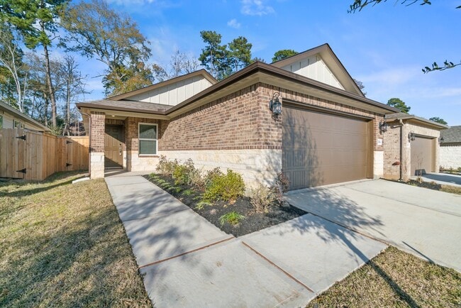 Building Photo - 2014 Darlington Oak Dr