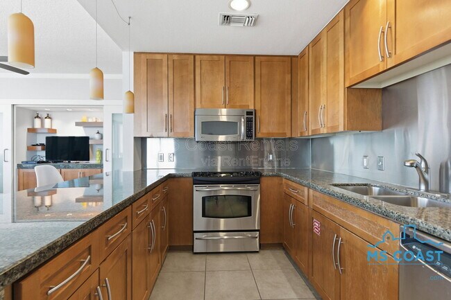 Building Photo - 2060 Beach Blvd