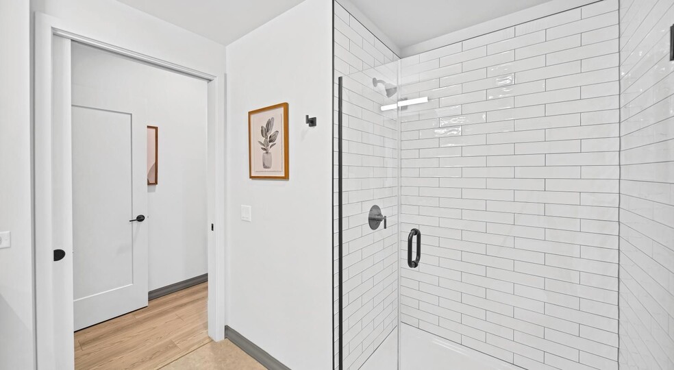 Building Photo - 2347 N Elston Ct