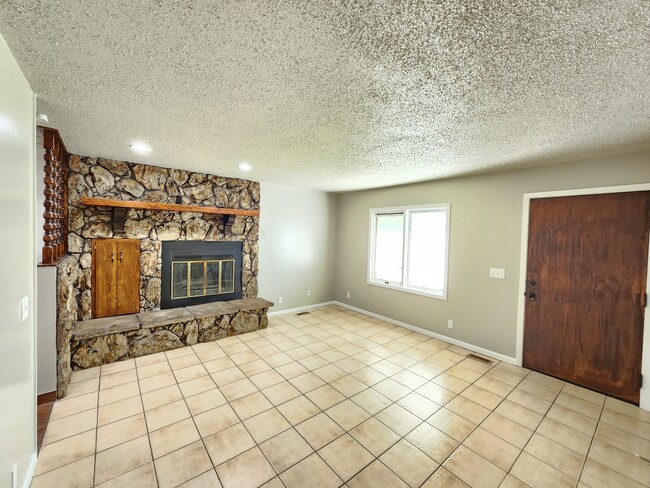 Building Photo - 1705 Avenue G