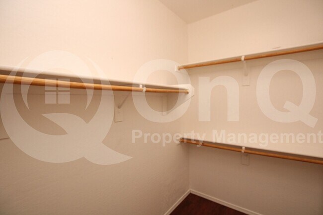 Building Photo - 2920 W Angel Way