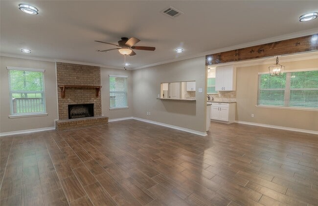 Building Photo - 14701 Cedar Ln Loop