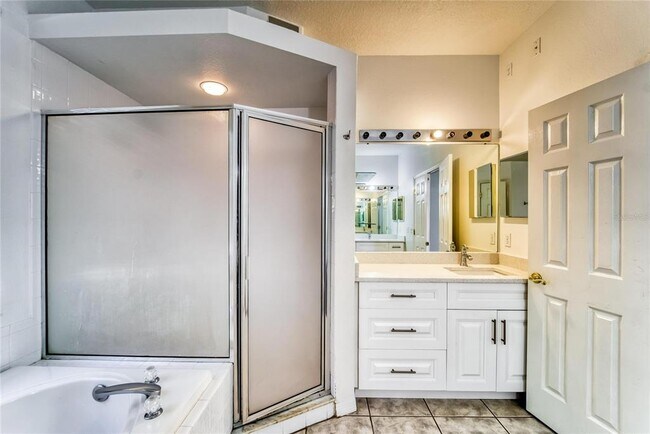 Building Photo - 10124 Cannon Dr