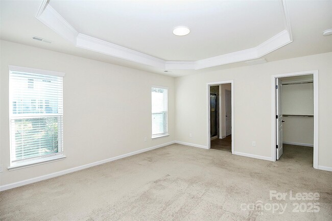 Building Photo - 2559 Royal York Ave