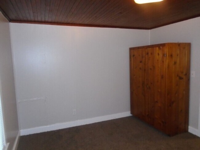 Building Photo - Plenty of Space in Hope Mills! $1050/month!