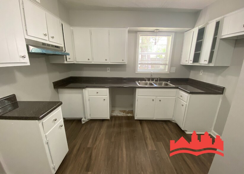 Building Photo - 3708 St Elmo Ave