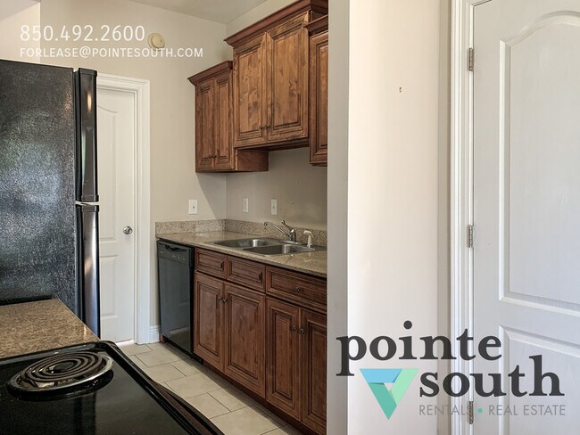 Building Photo - 116 S Elm St