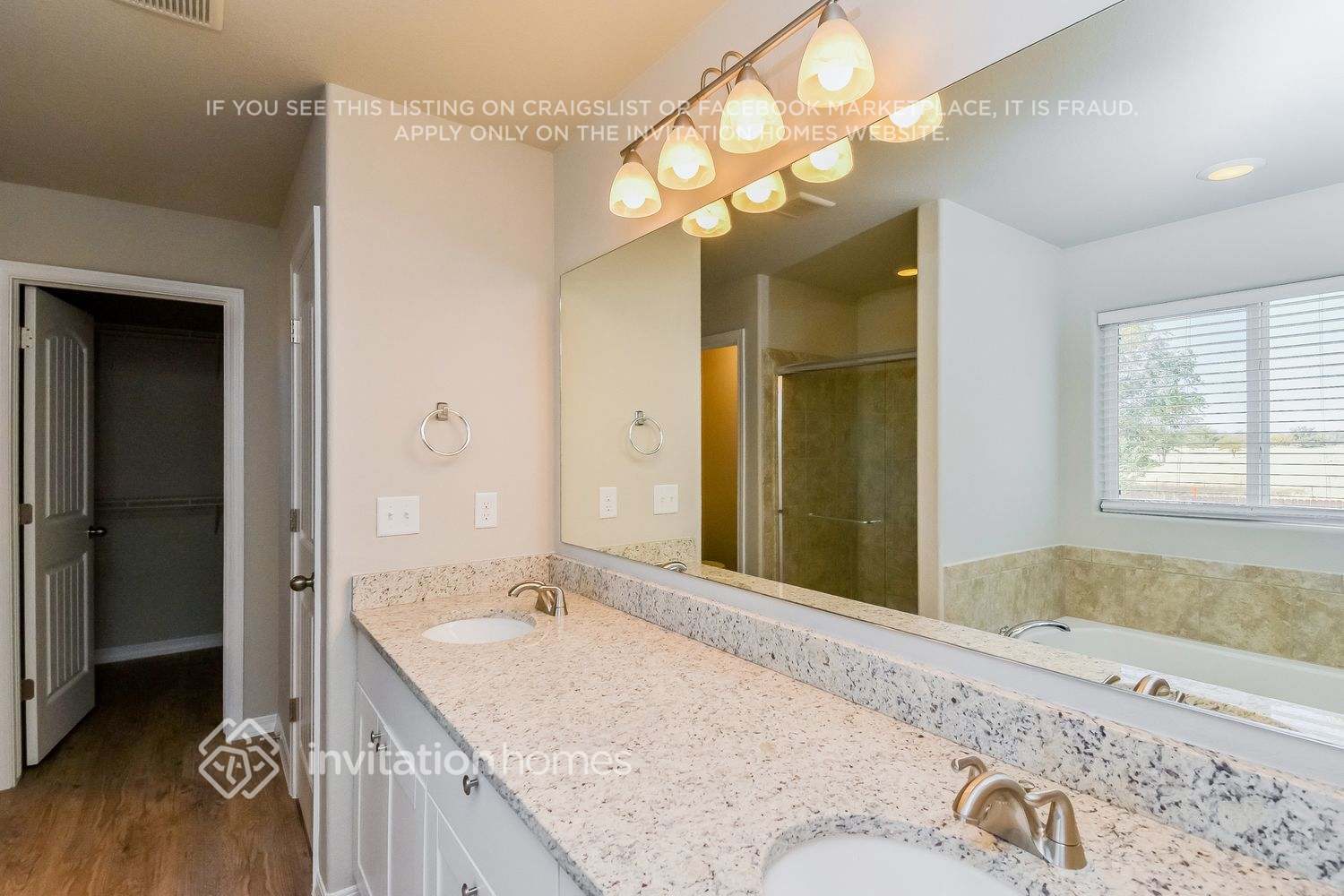 Building Photo - 3614 Saguaro Cir