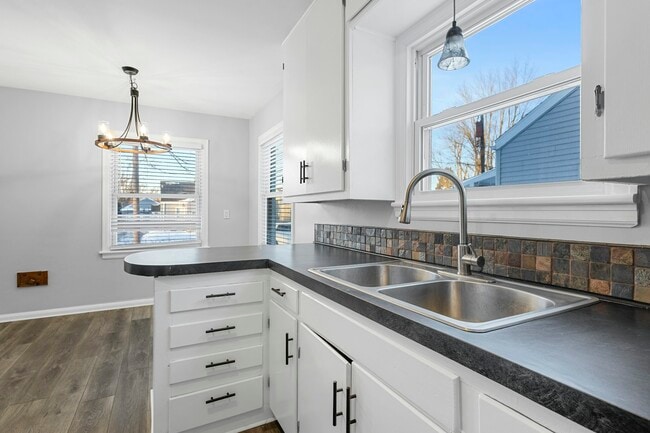 Building Photo - 2329 Ida Dr