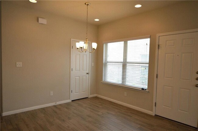 Building Photo - 2304 S Lakeline Blvd