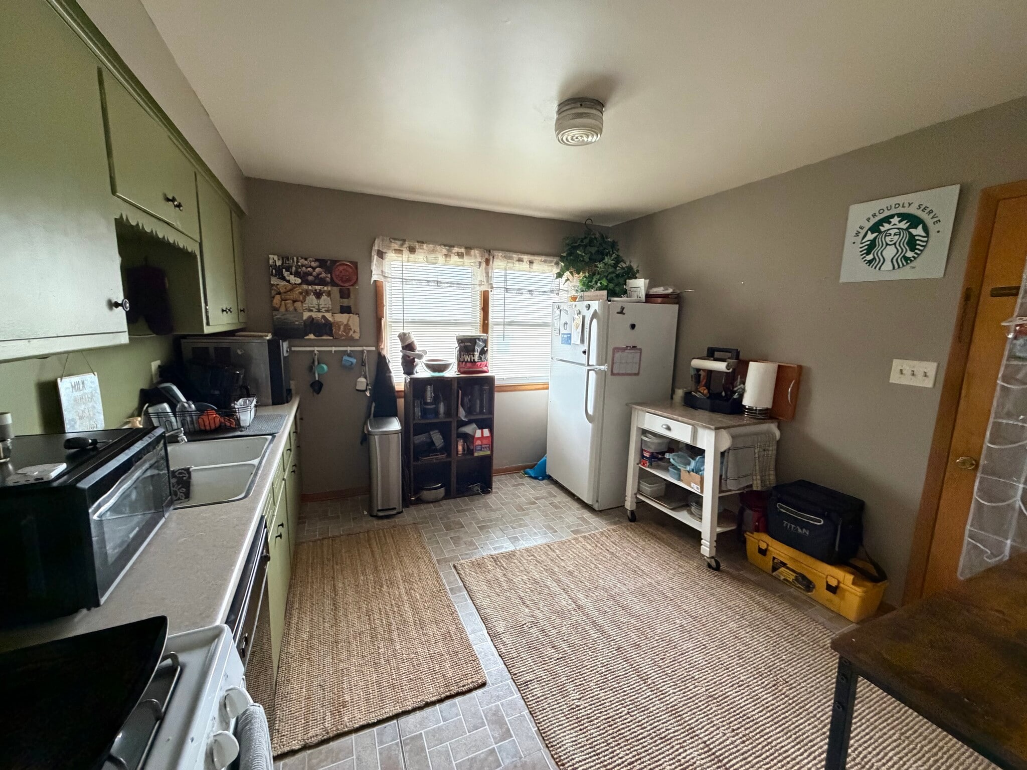 Building Photo - 10108 W Montana Ave