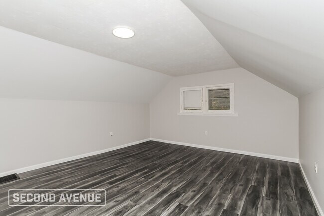 Building Photo - 3302 Broadwell Ave