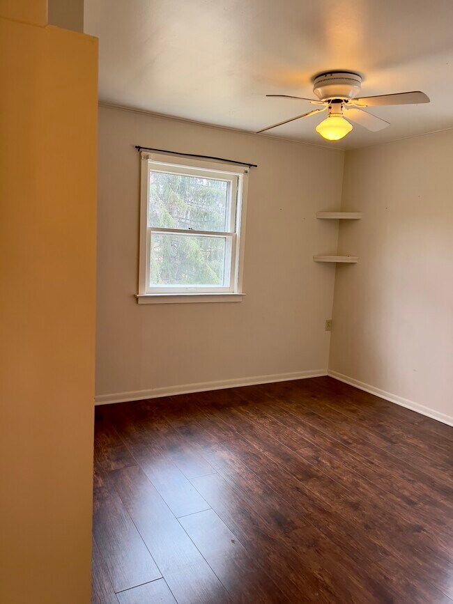 1st Bedroom - 4705 Ardmore Ave