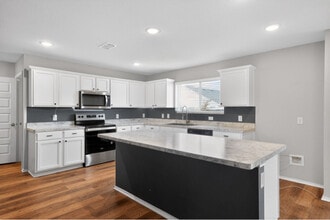 Building Photo - 605 Mayfield Dr