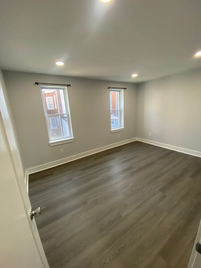 Building Photo - 2 Bed 1 Bath for rent