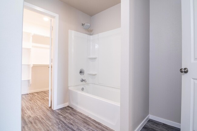 Building Photo - 1902 Langford Ave