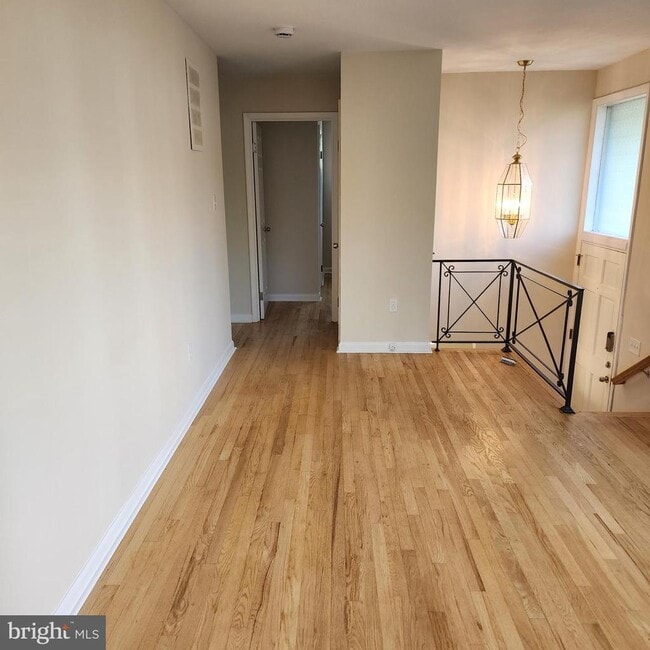 Building Photo - 1405 42nd St SE