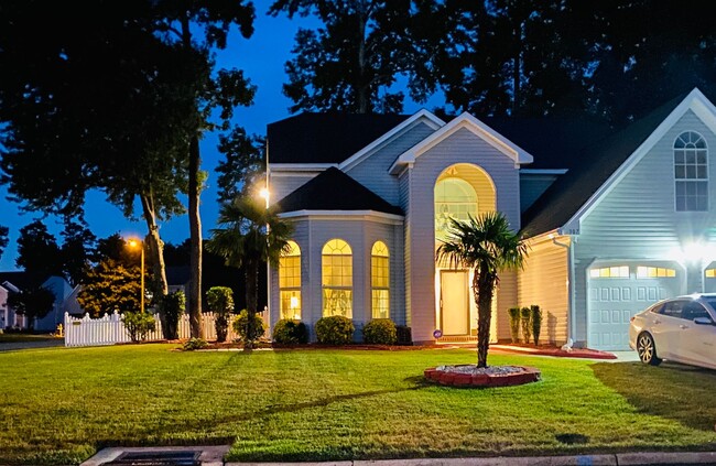 Building Photo - Beautiful 5 bedroom home in Grassfield Are...