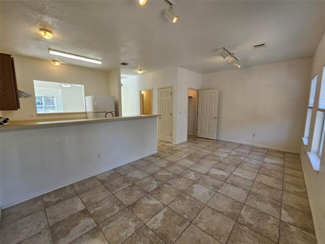 Building Photo - 304 Windridge Village Cove