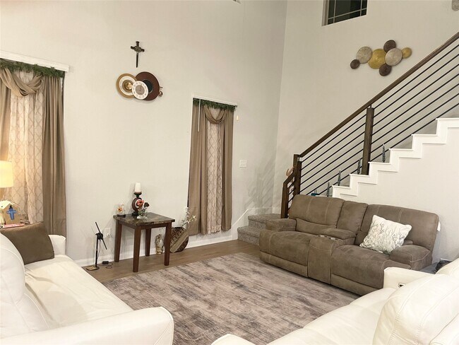 Building Photo - 1055 Bluebonnet Trl