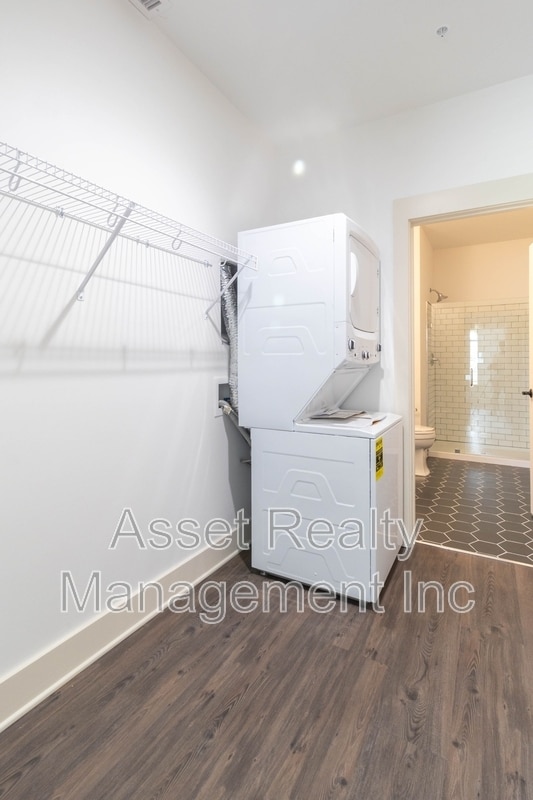 Building Photo - 1120 Franck St