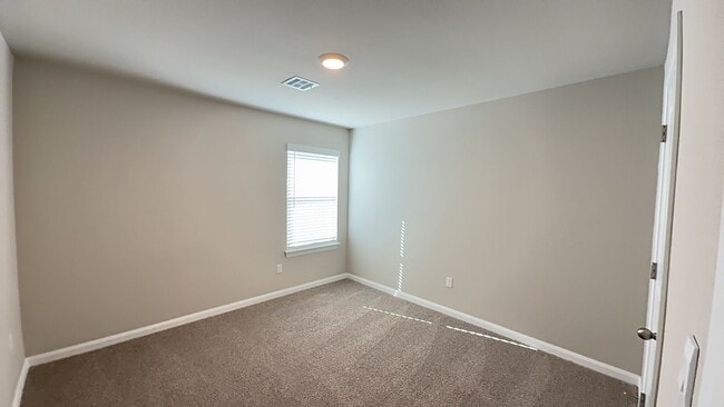 Building Photo - Start your year off right in this beautiful 4bed/2bath new construction home!